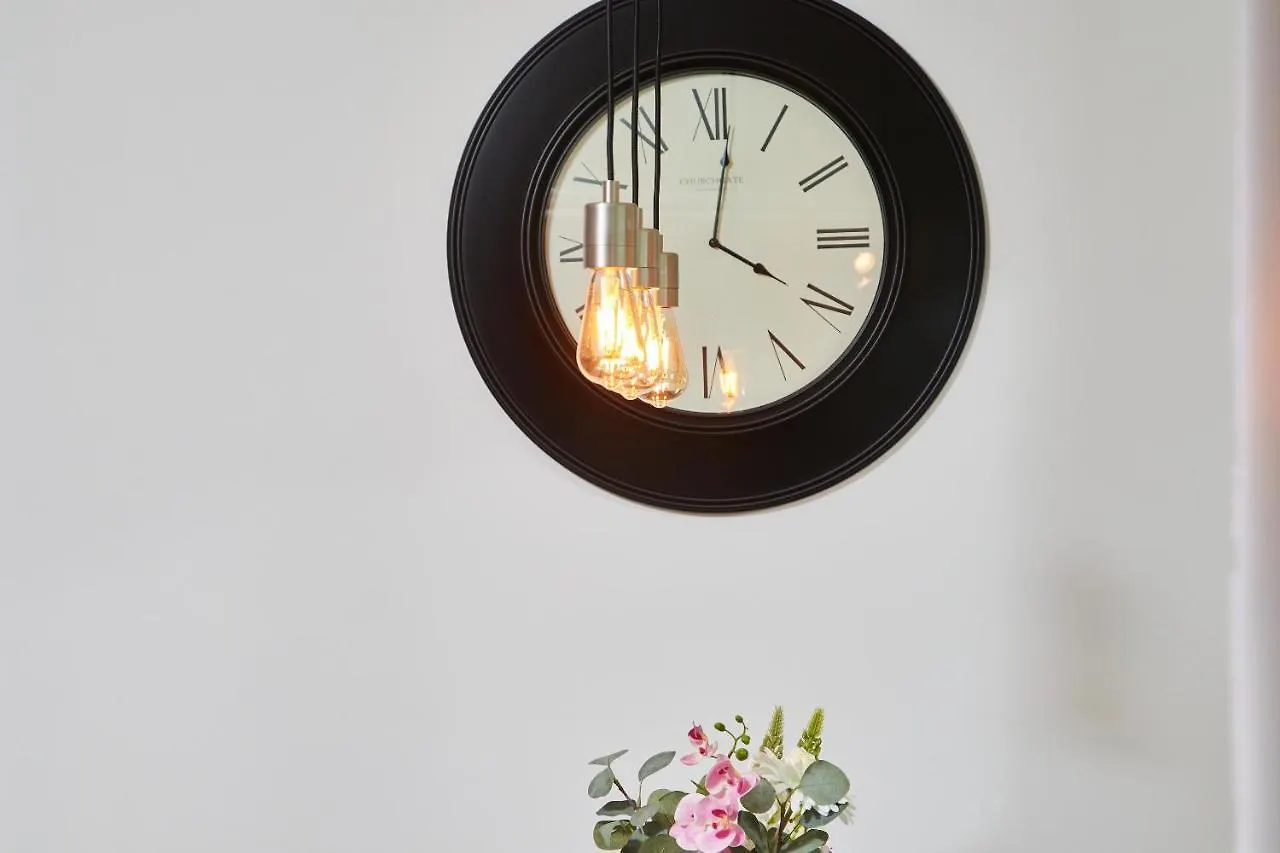 Wonderful Apartment In Bath With Garden - Sleeps 8 0*,