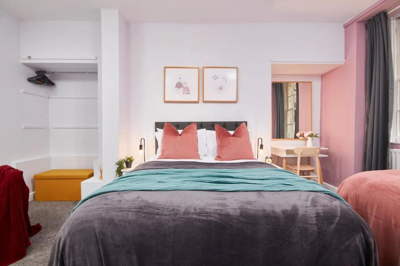 Wonderful Apartment In Bath With Garden - Sleeps 8