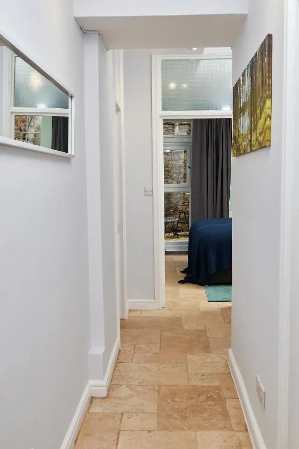 Wonderful Apartment In Bath With Garden - Sleeps 8 Holiday home