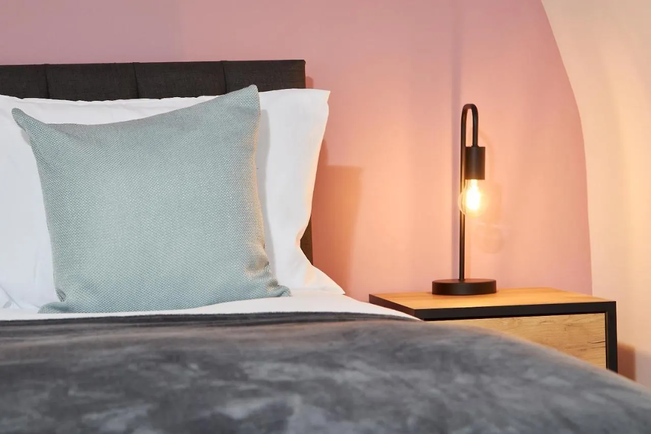 Wonderful Apartment In Bath With Garden - Sleeps 8