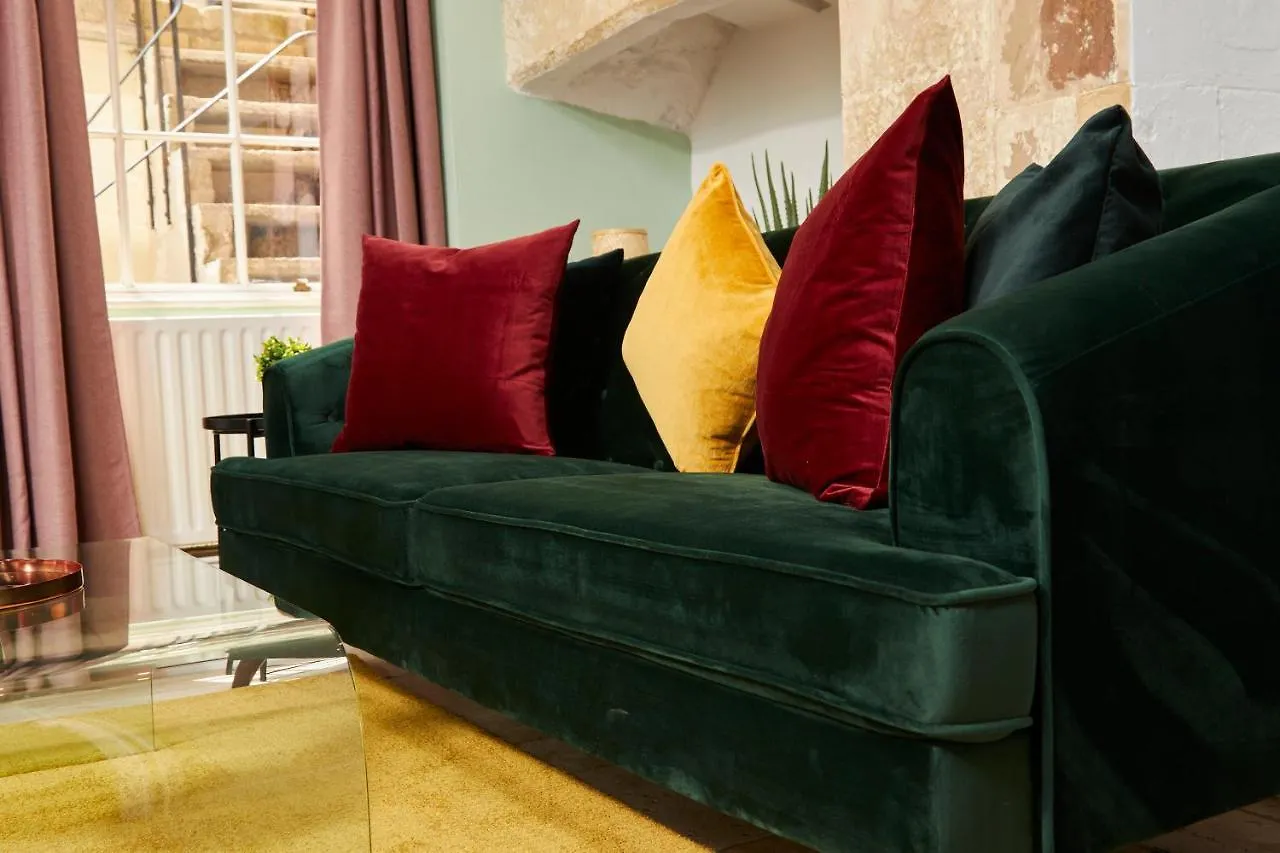Wonderful Apartment In Bath With Garden - Sleeps 8 Holiday home