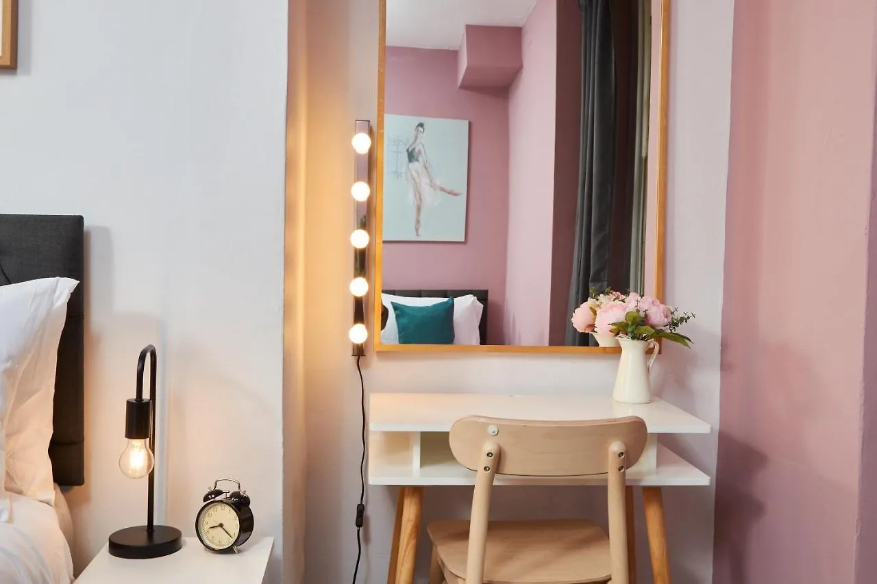 Wonderful Apartment In Bath With Garden - Sleeps 8 Holiday home