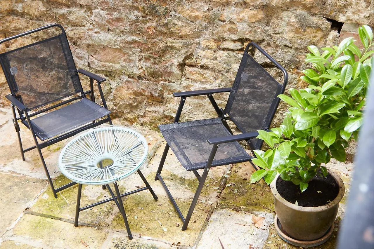 Wonderful Apartment In Bath With Garden - Sleeps 8 0*,