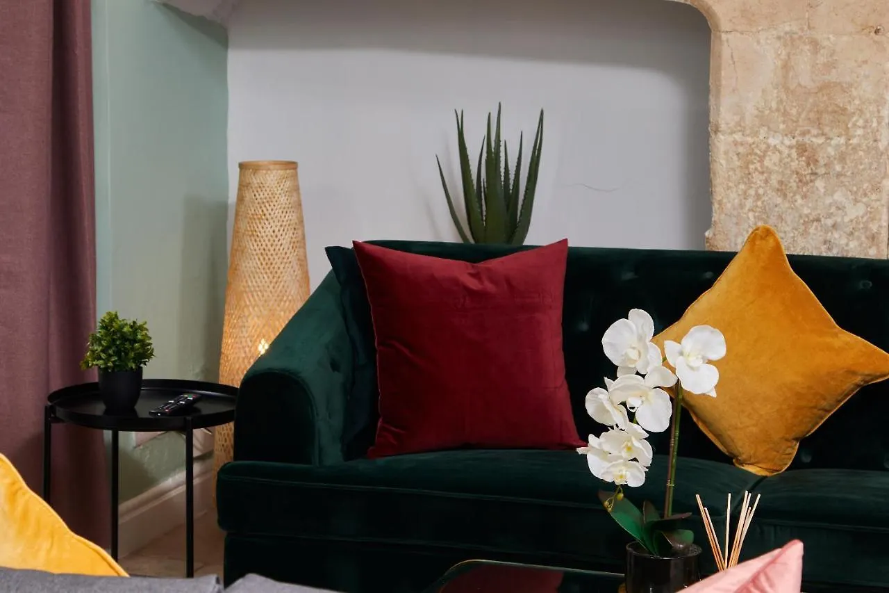 Wonderful Apartment In Bath With Garden - Sleeps 8