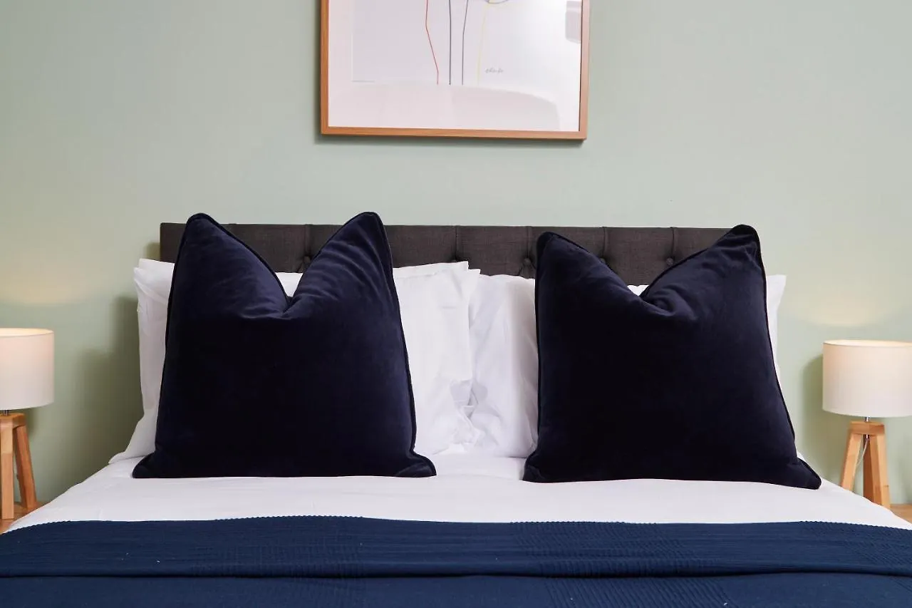 Wonderful Apartment In Bath With Garden - Sleeps 8 0*,  United Kingdom
