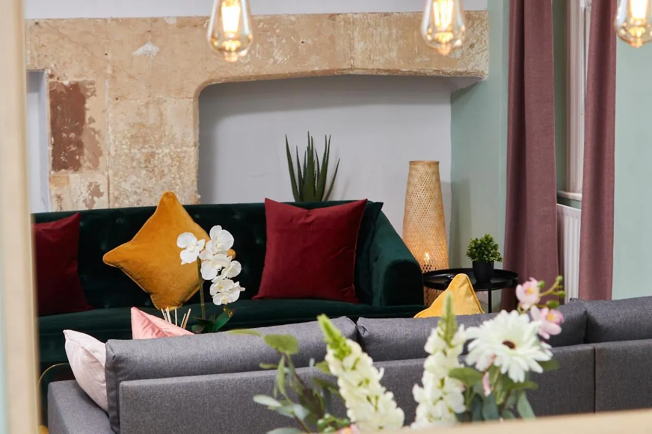 Wonderful Apartment In Bath With Garden - Sleeps 8