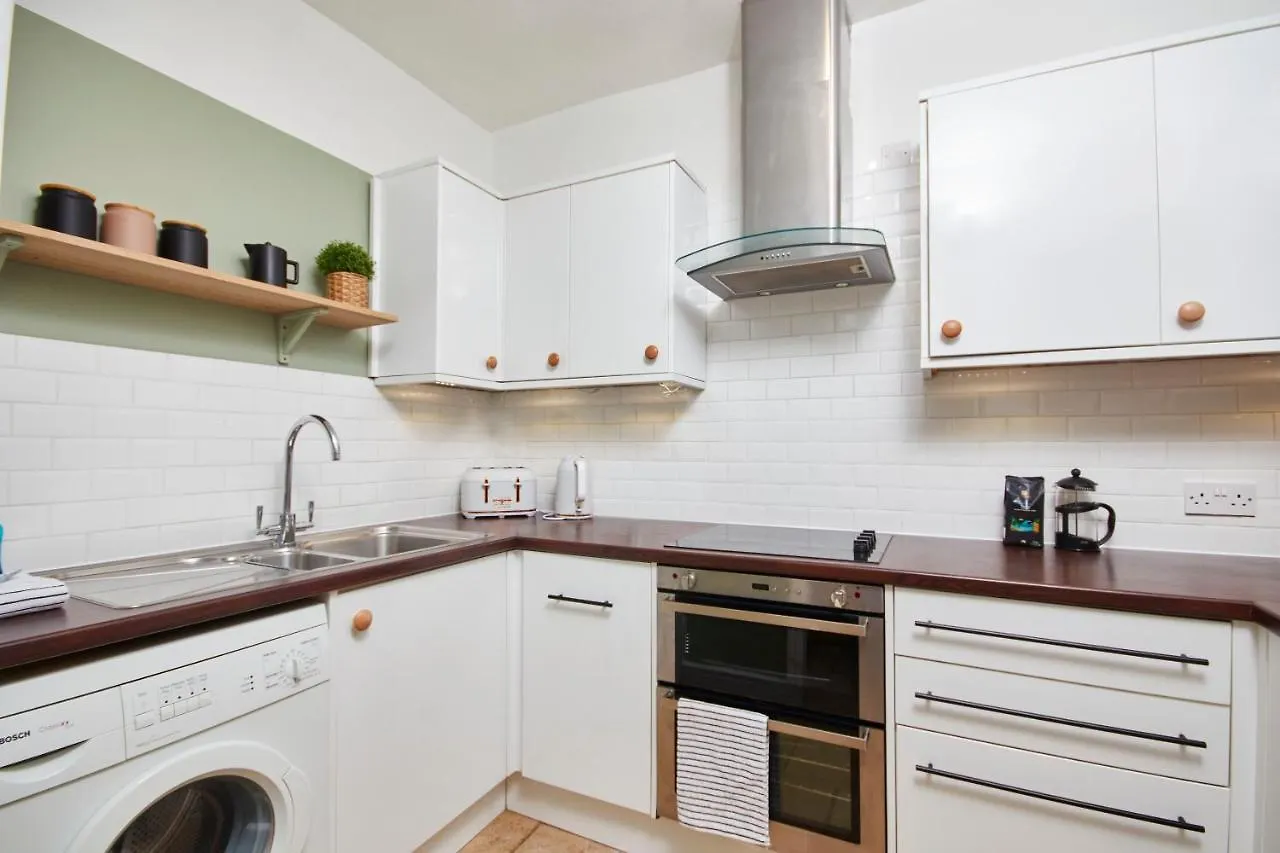 Wonderful Apartment In Bath With Garden - Sleeps 8 United Kingdom