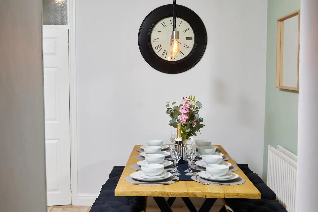 Holiday home Wonderful Apartment In Bath With Garden - Sleeps 8
