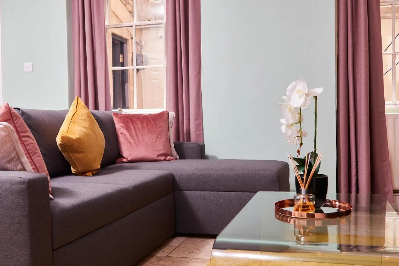 Wonderful Apartment In Bath With Garden - Sleeps 8