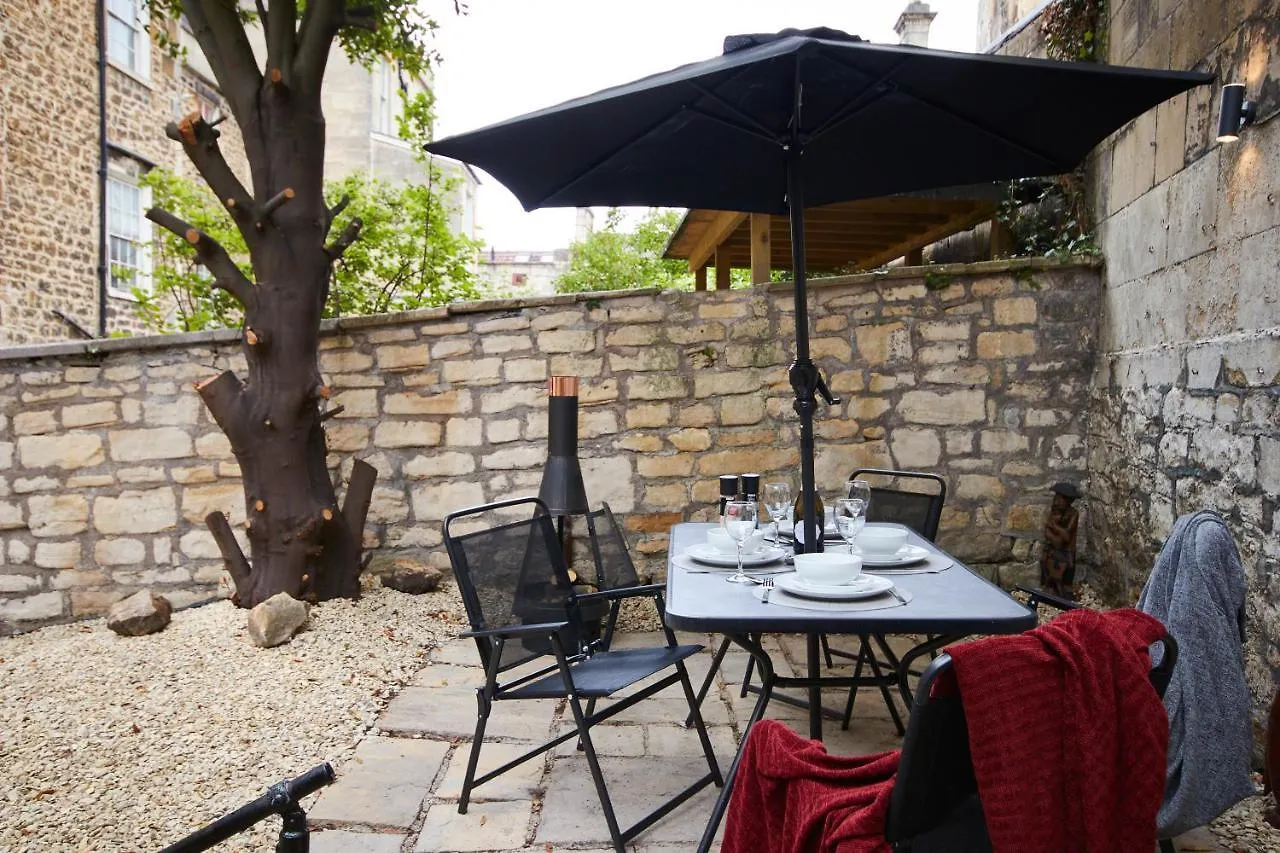 Wonderful Apartment In Bath With Garden - Sleeps 8 0*,  United Kingdom