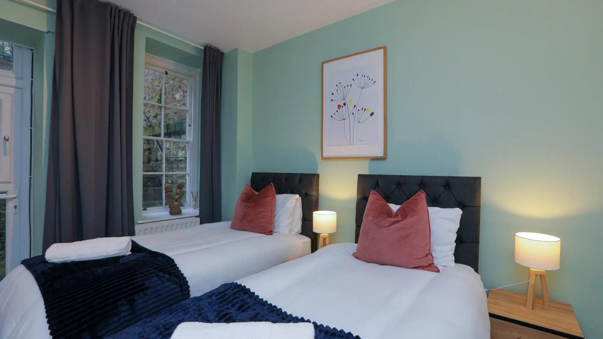 Wonderful Apartment In Bath With Garden - Sleeps 8 0*,