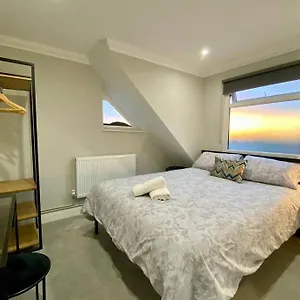 Stylish Two Bedroom Near Victoria Park , Cardiff United Kingdom